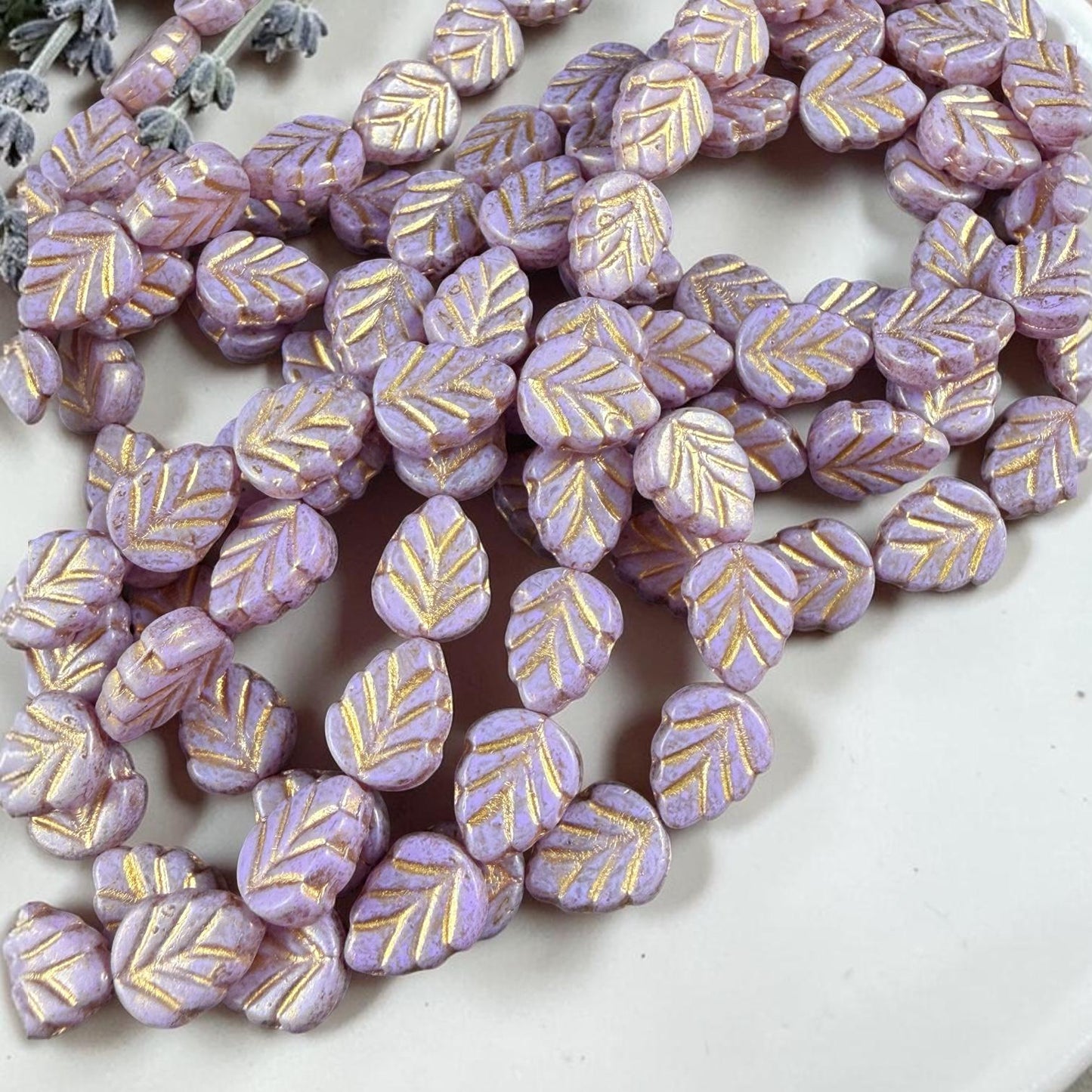 Czech Glass Beads, Pastel Purple 10x8mm Mint Leaf with Gold Wash (33305/54202) * Qty. 16