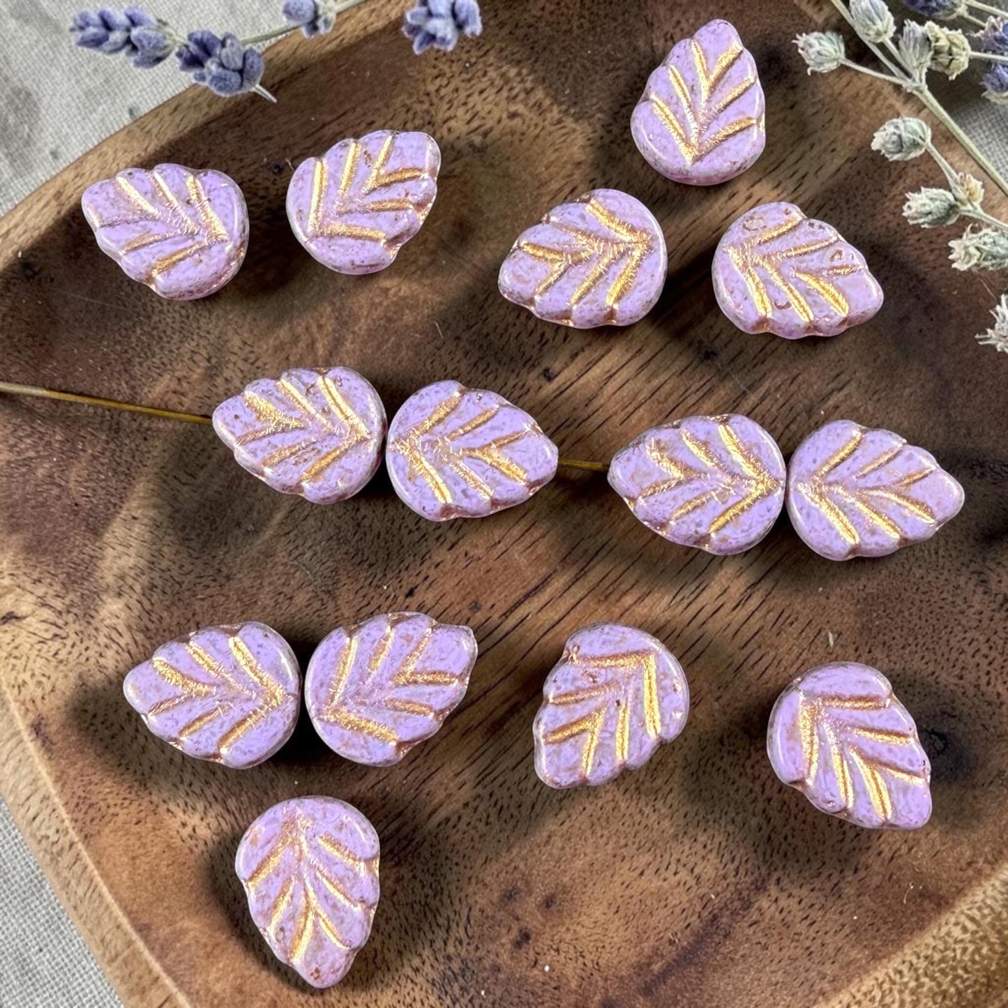 Czech Glass Beads, Pastel Purple 10x8mm Mint Leaf with Gold Wash (33305/54202) * Qty. 16