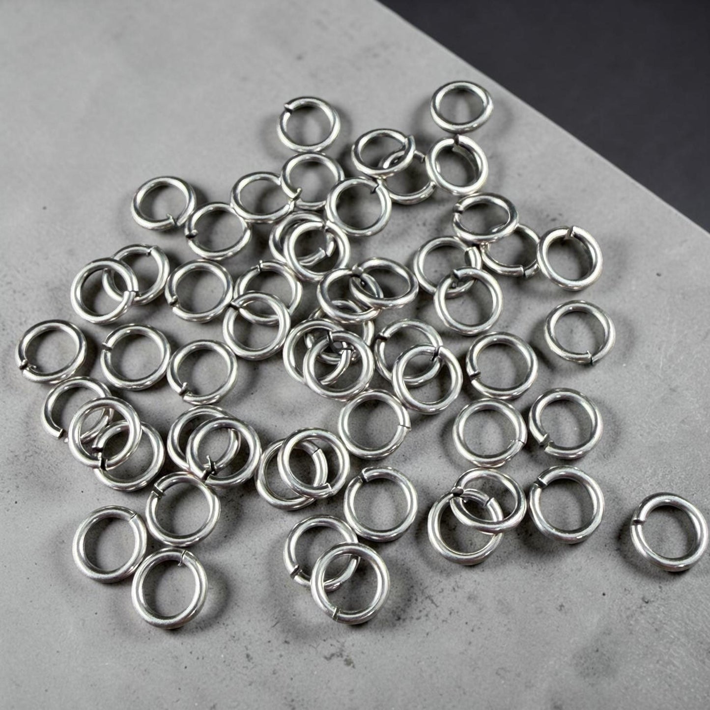 5mm 20 gauge Antiqued Silver Jump Rings, Silver Plated Brass (PF/649-05-77) * Qty. 100