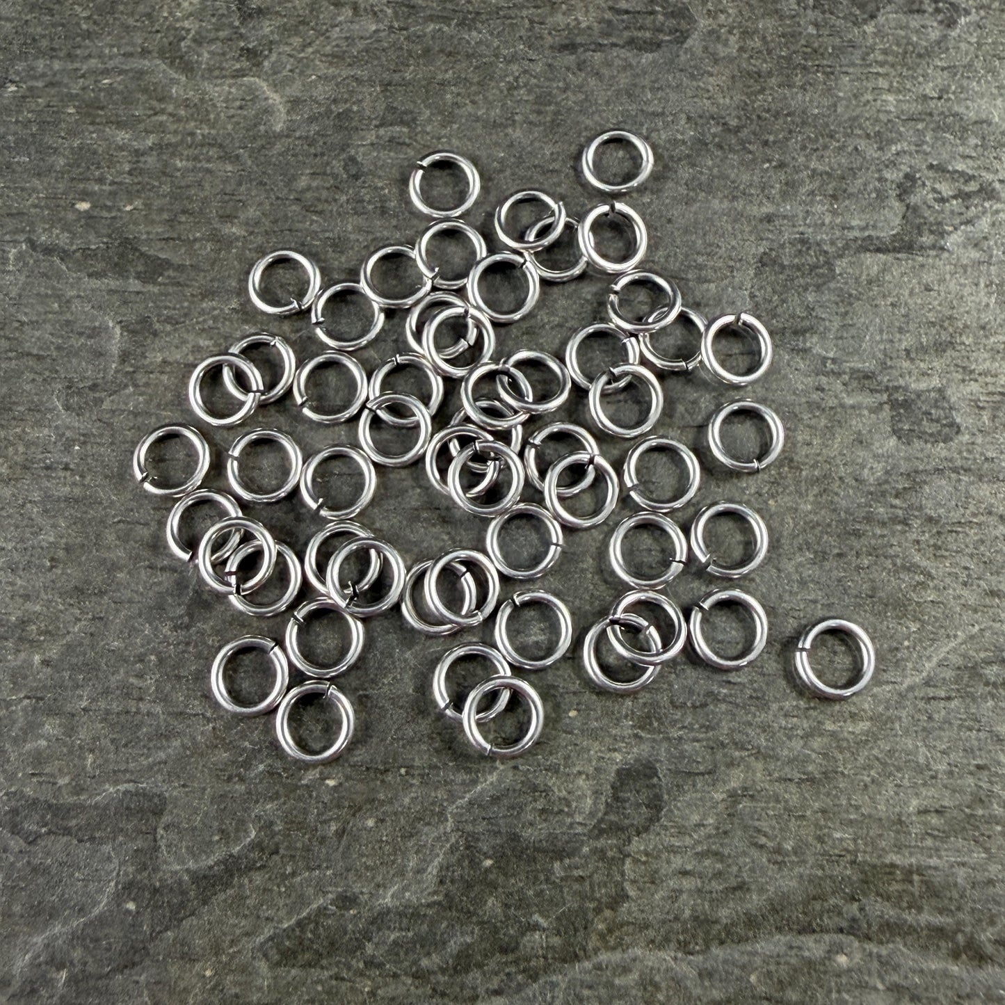 5mm 20 gauge Antiqued Silver Jump Rings, Silver Plated Brass (PF/649-05-77) * Qty. 100