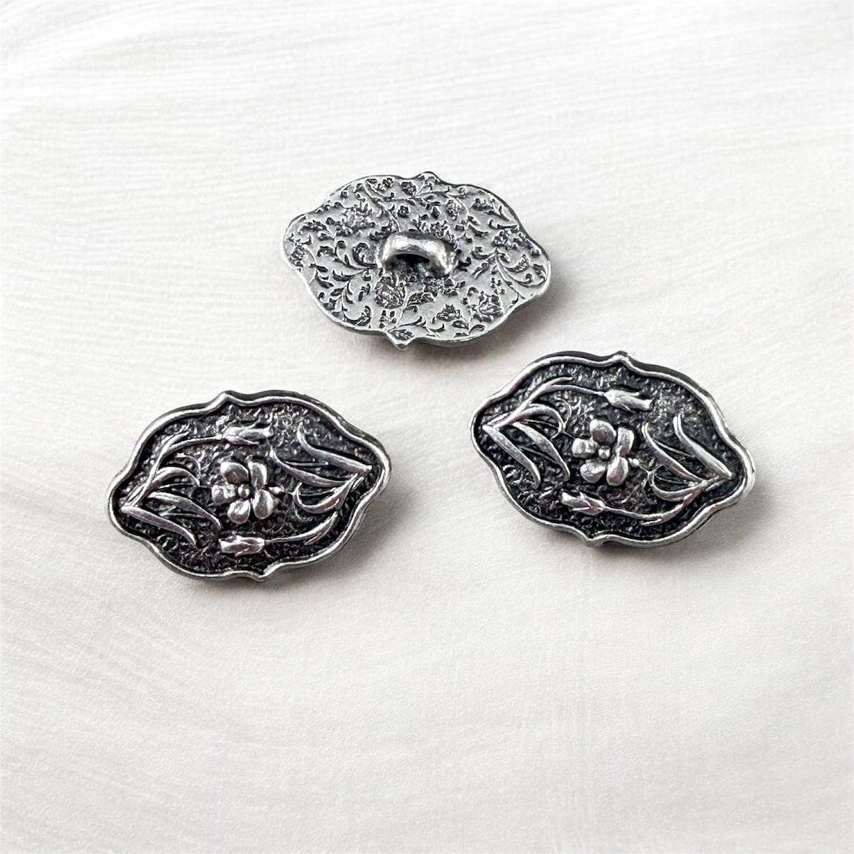 TierraCast Floral Theme Button with Shaft, 18x12mm Oval, Antiqued Silver (PF/1142-77) * Qty. 2