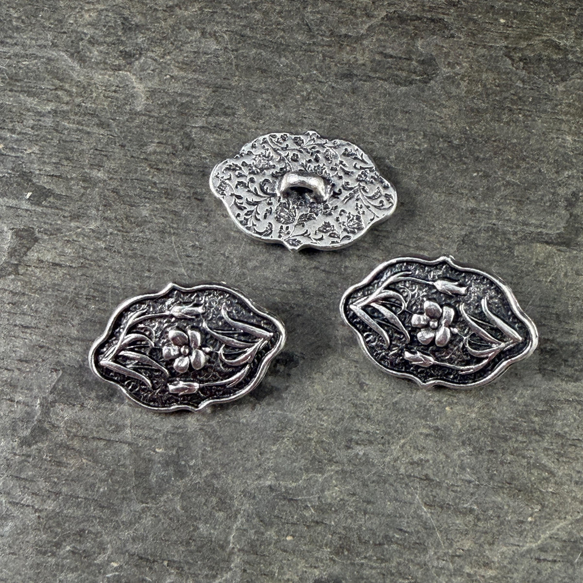 TierraCast Floral Theme Button with Shaft, 18x12mm Oval, Antiqued Silver (PF/1142-77) * Qty. 2