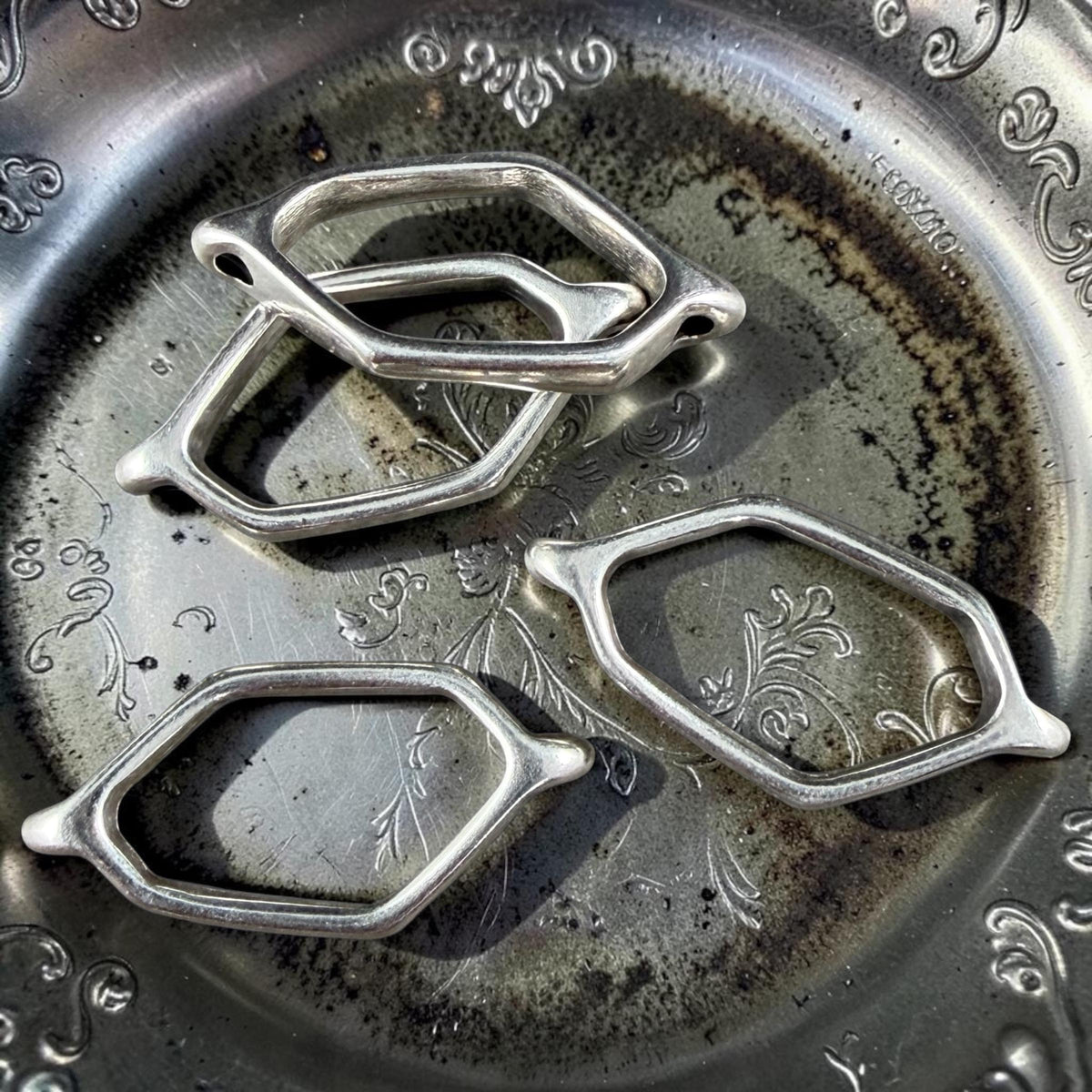 Antiqued Silver Plated Link, 21.75x10.8mm Geometric Polygon Link (PF/013387-77) * Qty. 4