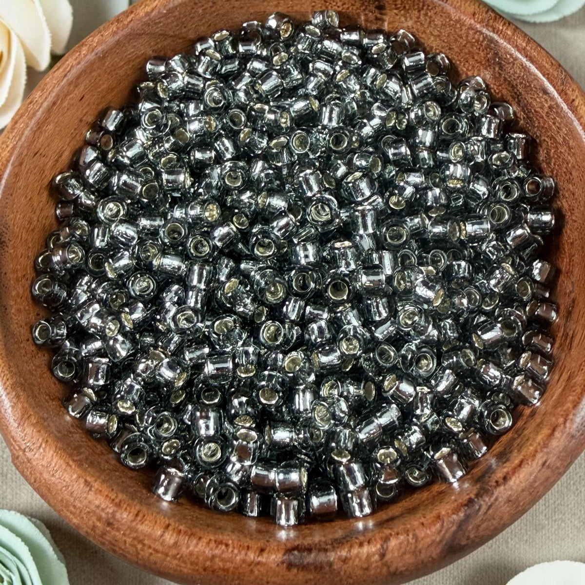 8/0 TOHO Glass Seed Beads, Silver Lined Gray (T8/SM-29B) * 20 grams