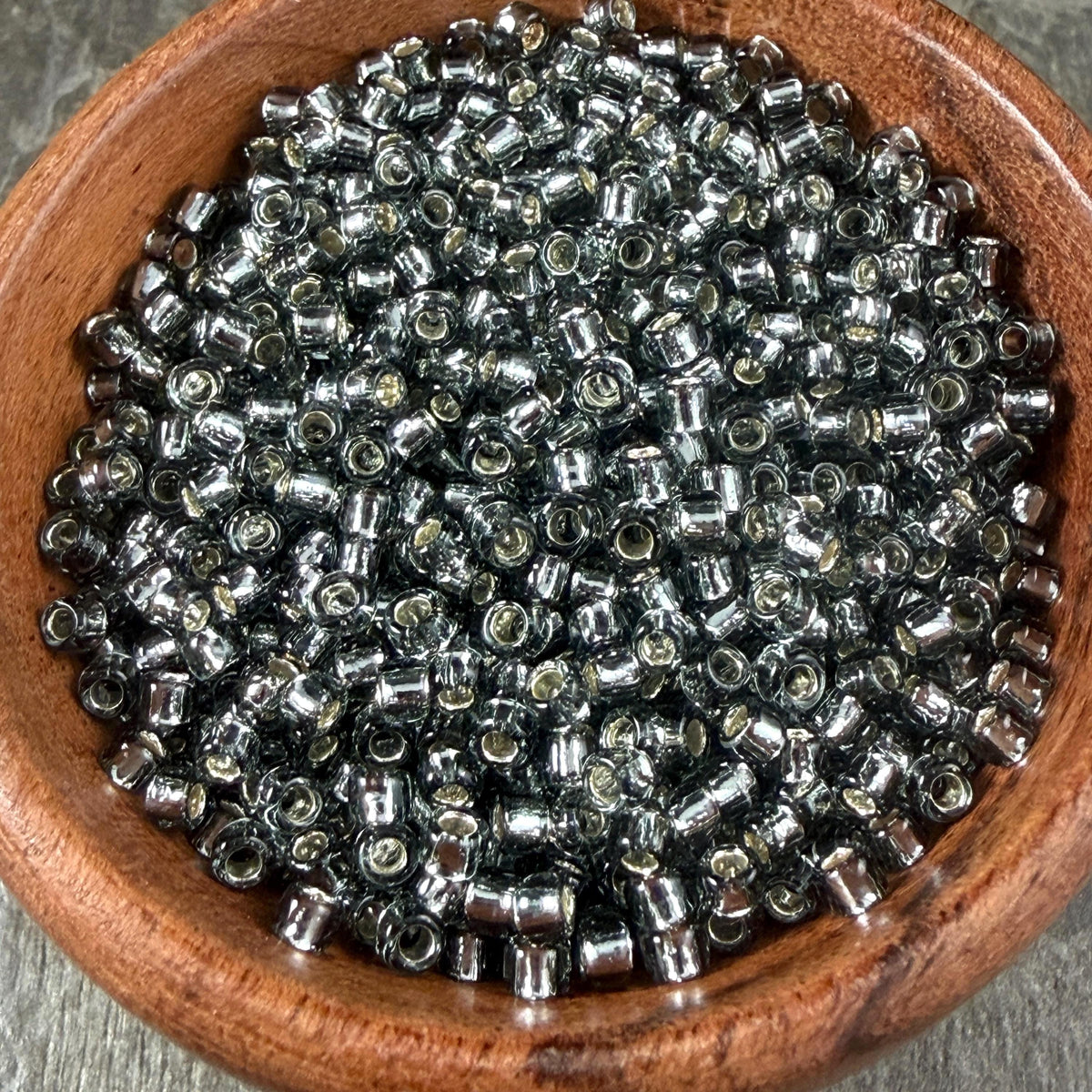 8/0 TOHO Glass Seed Beads, Silver Lined Gray (T8/SM-29B) * 20 grams