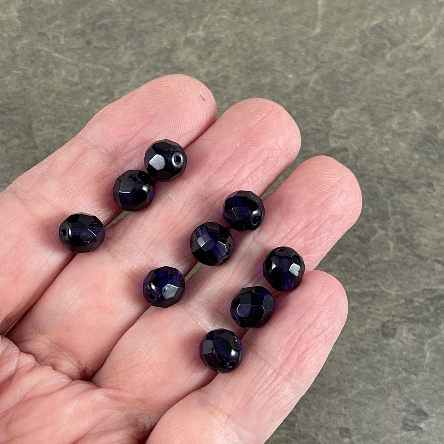 Dark Purple Glass Beads 8mm Tanzanite Faceted Round Czech Beads 8mm Czech Glass Beads - Tanzanite Glass Bead (FP8/DV) - Qty 25