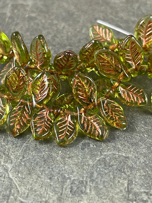 Briolette Leaf Beads 12x6mm Leaf Bead Czech Glass Beads Green Leaf Bead (Bay15) * 20 Beads