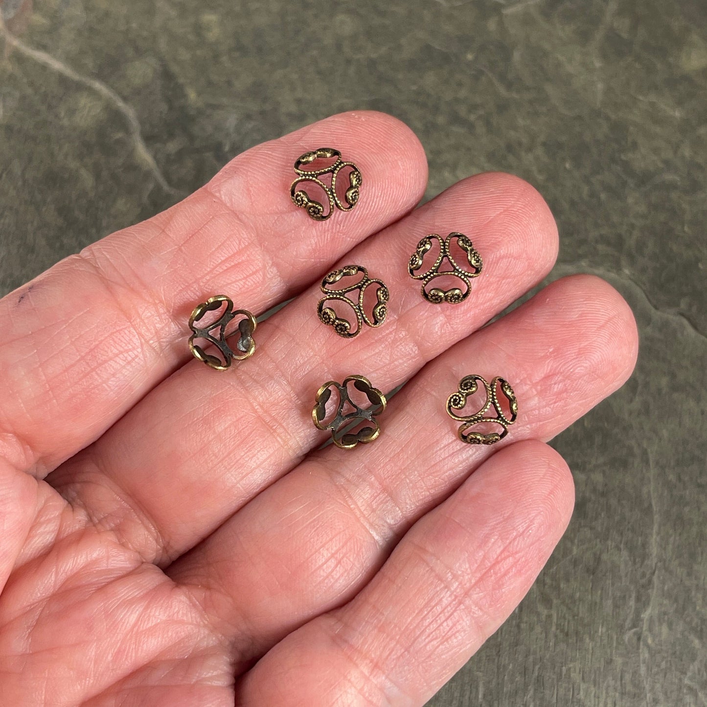 Antiqued Brass Bead Caps Ornate Victorian Style Oxidized Brass Bead Caps Three Petal Round Filigree Bead Caps (VJS/S111) *