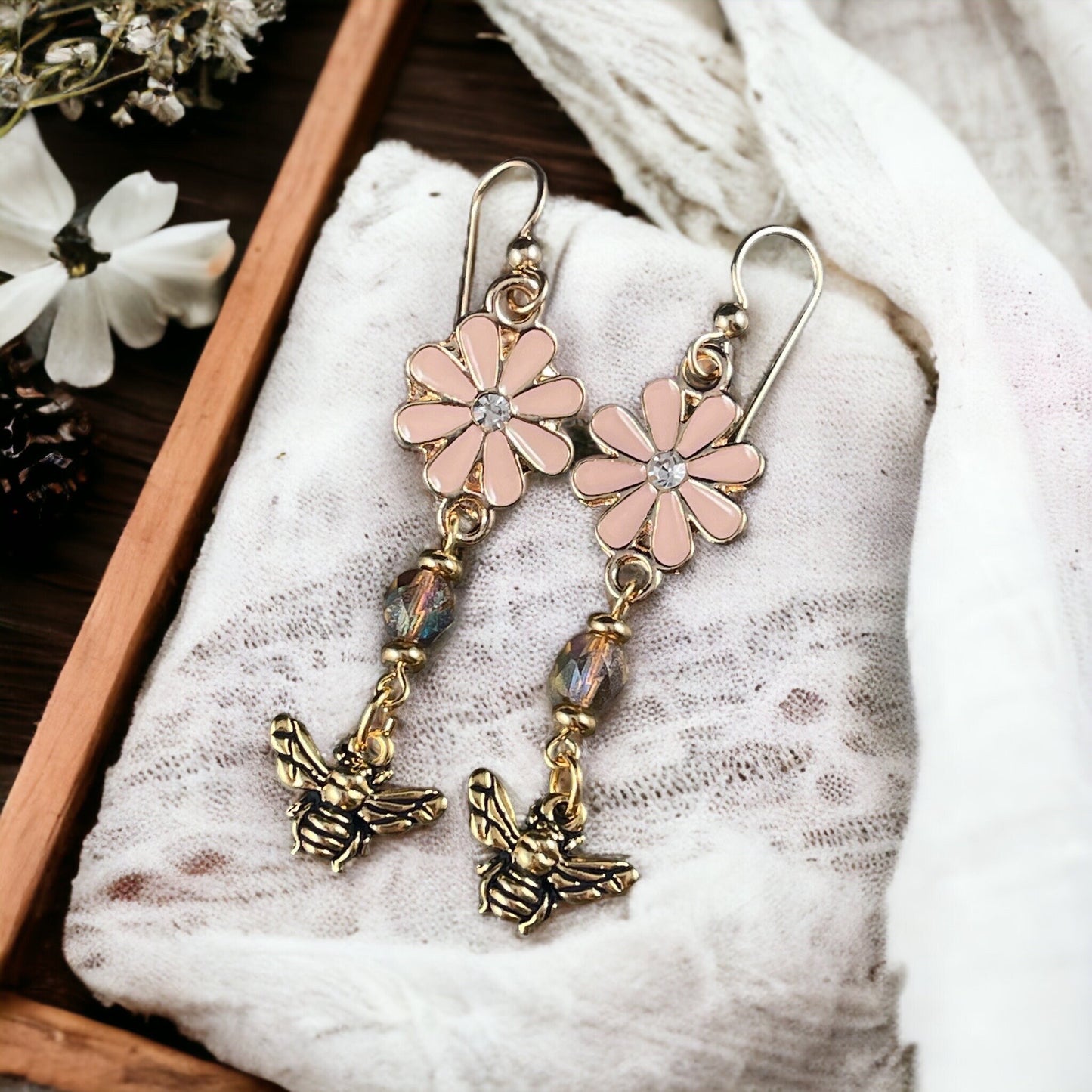 Enamel Floral Connector Pink Flower Links ~ Pale Peachy Pink and Gold 15x22mm Pink Daisy Connector (1512-9547) * Set of 2