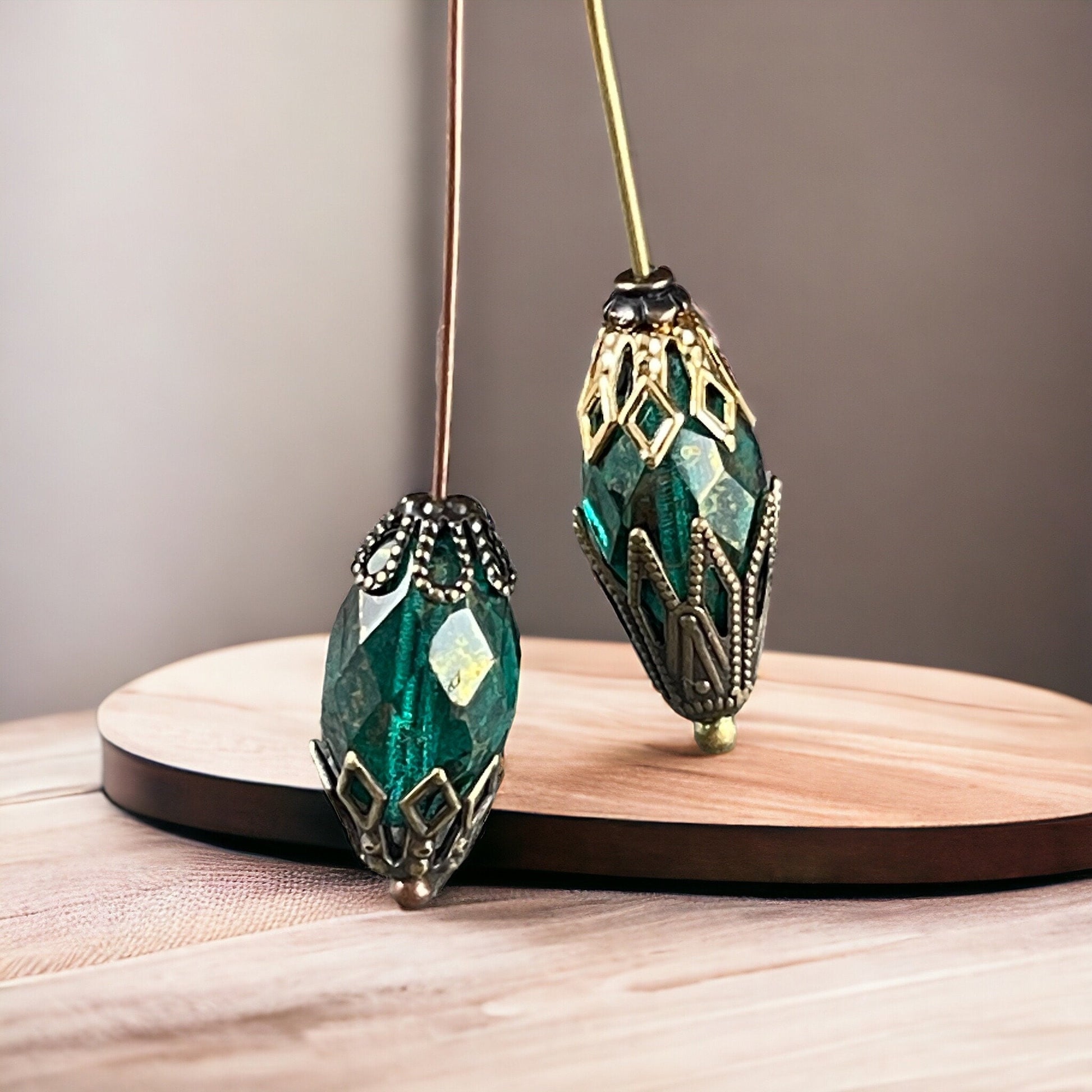 Emerald Green Faceted Oval Beads, Transparent Green with Golden Luster, 12mm Oval Beads (FOV/N-1222) *