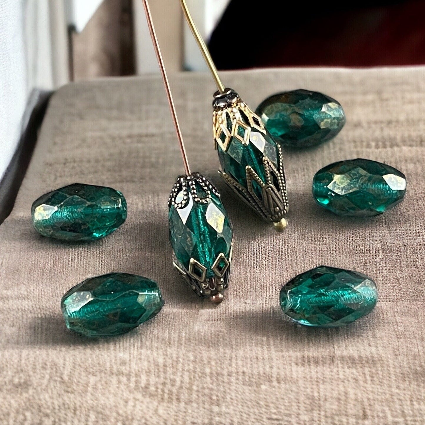 Emerald Green Faceted Oval Beads, Transparent Green with Golden Luster, 12mm Oval Beads (FOV/N-1222) *