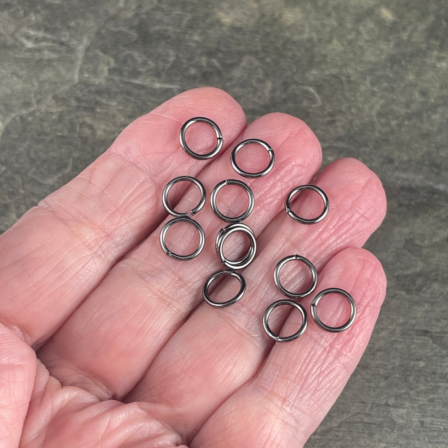 8mm Gunmetal Black Jump Rings ~ 18g Open Jump Rings Gunmetal Plated Brass Jump Rings (FMG/5006) * Qty. 100