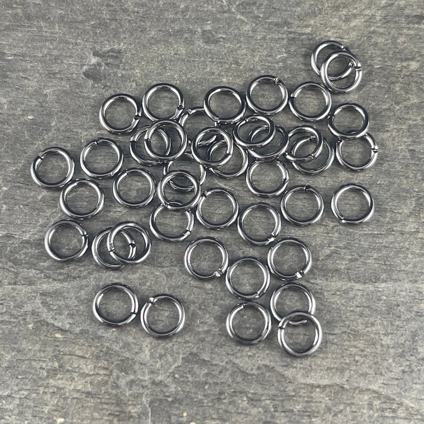 6mm Gunmetal Plated Round Jump Rings ~ 18g Silver Jump Rings ~ Gunmetal Plated Brass Open Jump Rings (FMG/4867) * Qty: 100