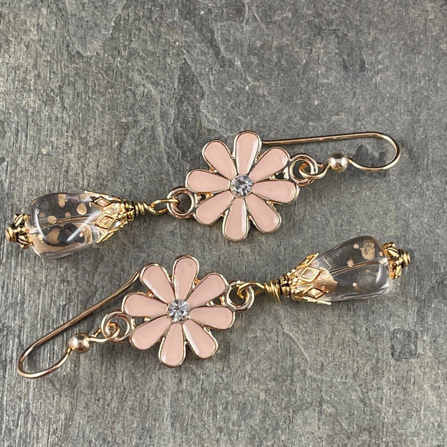 Enamel Floral Connector Pink Flower Links ~ Pale Peachy Pink and Gold 15x22mm Pink Daisy Connector (1512-9547) * Set of 2